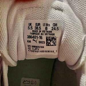 Pumas Woman’s Tennis Shoes